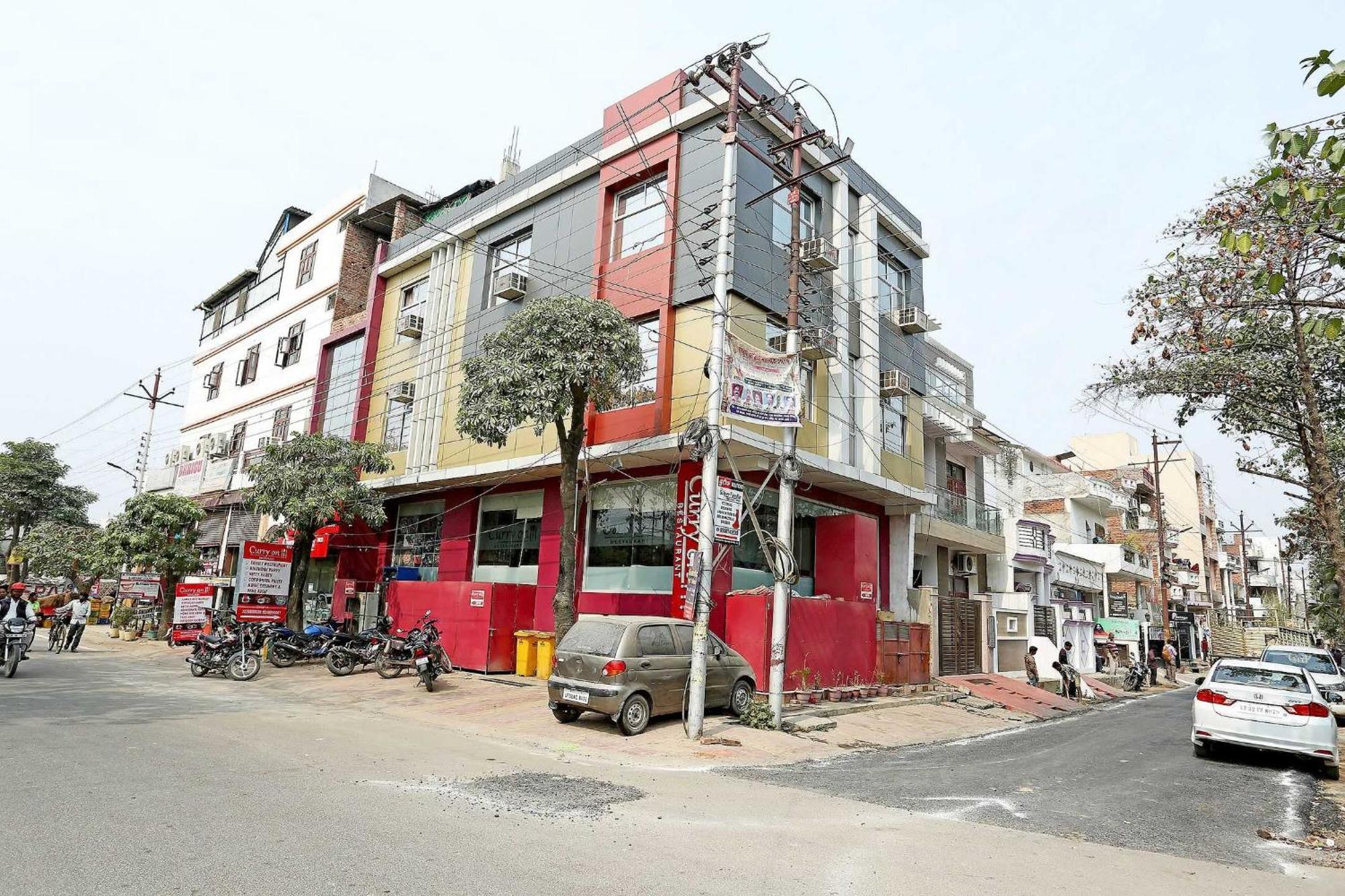Oyo Flagship Hotel Krishna Chinhat 外观 照片