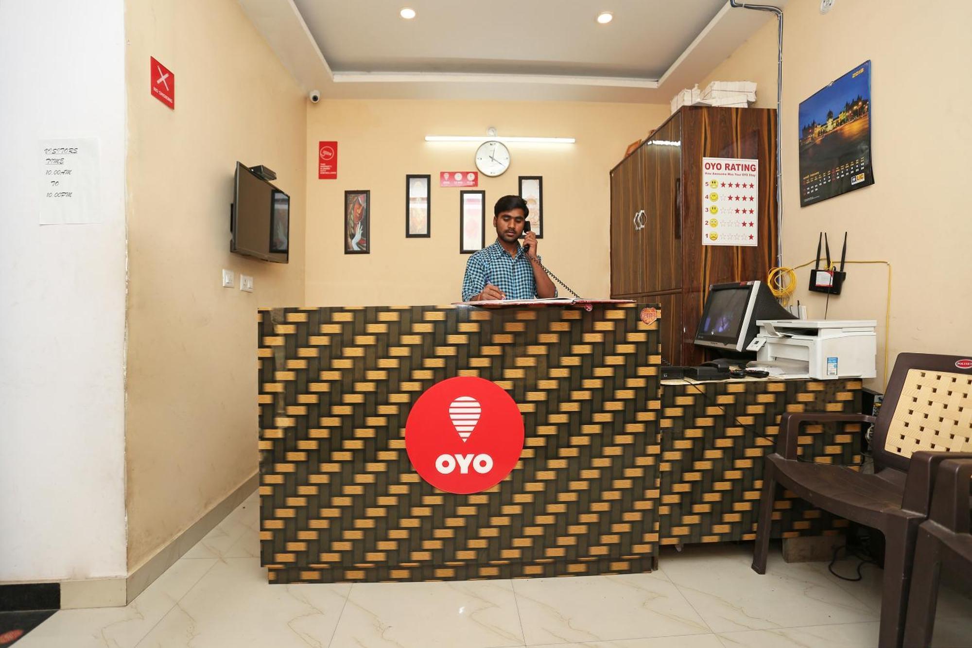 Oyo Flagship Hotel Krishna Chinhat 外观 照片