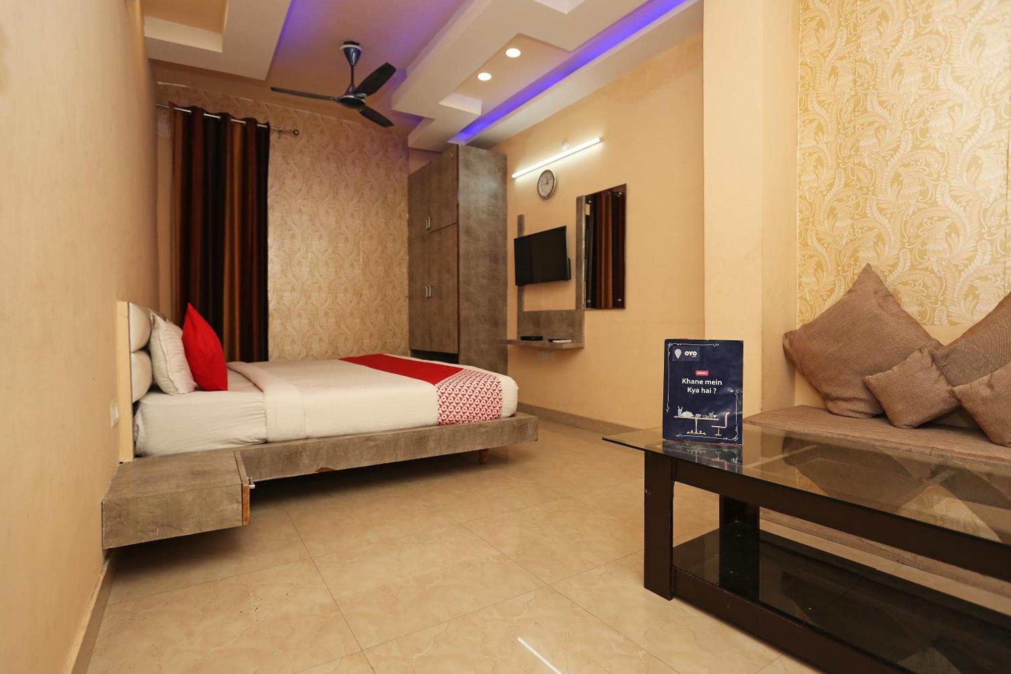 Oyo Flagship Hotel Krishna Chinhat 外观 照片